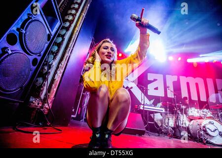 Detroit, Michigan, Stati Uniti d'America. 8 Feb 2014. American Pop Atrist AMY HEIDEMANN della banda KARMIN eseguendo sulla loro PulsesTour a St. Andrews Hall di Detroit, MI Febbraio 8 2014 Credit: Marc Nader/ZUMA filo/ZUMAPRESS.com/Alamy Live News Foto Stock