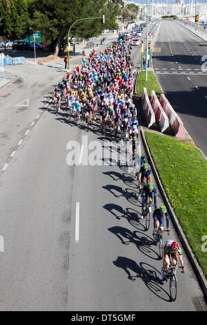 Palma de Mallorca 9 Feb 2014 cycling Race Challenge Mallorca 2014 ciclisti al Paseo Marittimo Palma de Mallorca © CFimages/A Foto Stock