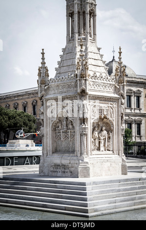 Cristobal Colon, immagine della città di Madrid, la sua architettura caratteristica Foto Stock