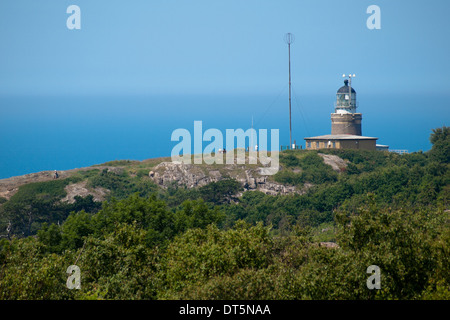 Una vista di Kullen Faro (Swedeish: Kullens fyr), in corrispondenza del punto della penisola Kullaberg, vicino a Höganäs, Svezia. Foto Stock