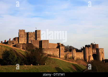 Paesaggio di primavera il castello di Dover; Dover; Kent; Inghilterra Foto Stock