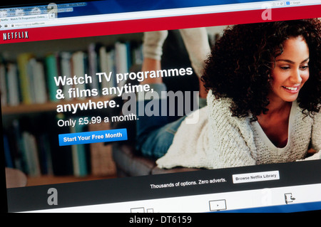 La home page di Netflix un provider di servizi on-demand Internet streaming di programmi TV e film. Foto Stock