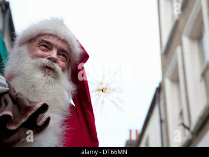 Santa Claus in strada Foto Stock