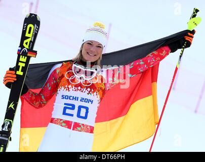 Sochi, Russia. Il 10 febbraio 2014. Super-Combination, per le donne lo sci da discesa. Maria Hoefl-Riesch di Germania celebra durante la cerimonia dei fiori dopo la vittoria delle donne Super combinata al Rosa Khutor Alpine Center Credit: Azione Plus immagini di sport/Alamy Live News Foto Stock
