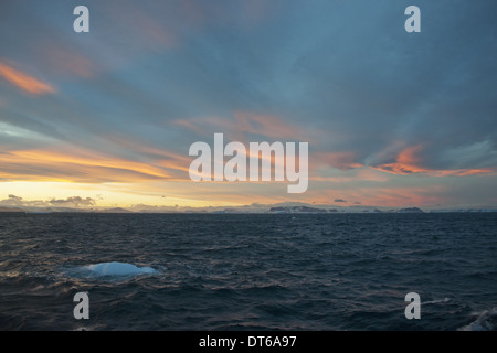 Tramonto nel mare di Weddell. Foto Stock