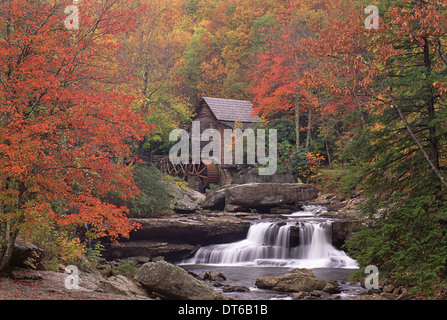 Una storica Grist Mill edificio sulle rive del Glade Creek in West Virginia. Foto Stock