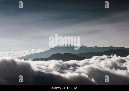 Le montagne più alte della Colombia, Pico Cristobal e Pico Simon Bolivar, nella luce del mattino Foto Stock