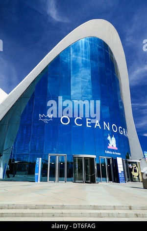 Spagna, Valencia, La Ciudad de las Artes y las Ciencias Città delle Arti e delle scienze facciata oceanografico, il più grande acquario in Europa Foto Stock