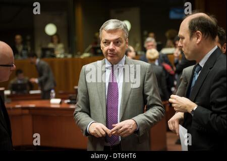 Bruxelles, Belgio. 10 Febbraio, 2014. Ministro degli esteri belga Didier REYNDERS arriva per un Consiglio dei ministri degli Affari esteri riuniti in sede UE a Bruxelles in Belgio su 10.02.2014 ministri degli esteri si sono incontrati per discutere il partenariato orientale, i recenti eventi in Ucraina e il referendum svizzero sulla libertà di circolazione, tra gli altri argomenti. da Wiktor Dabkowski Credito: Wiktor Dabkowski/ZUMAPRESS.com/Alamy Live News Foto Stock