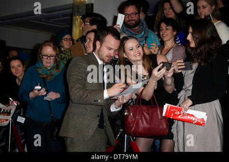 Berlino, Germania. 10 Febbraio, 2014. Aaron Paul frequentando il 'una lunga strada all' premiere al 64esimo Festival Internazionale del Cinema di Berlino / Berlinale 2014 il 10 febbraio 2014 a Berlino, Germania. Credito: dpa/Alamy Live News Foto Stock