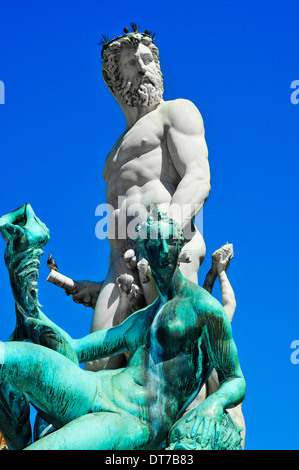 Dettaglio della Fontana del Nettuno si trova in Piazza della Signoria a Firenze, Italia Foto Stock