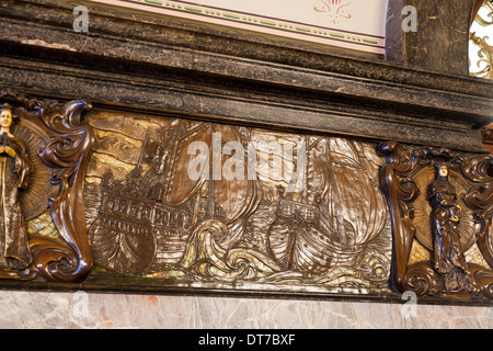 Parete decorativa fregio marittima. Interno / interno Lloyd's Registro delle spedizioni 'Arti & Mestieri' edificio. 71 Fenchurch Street Regno Unito Foto Stock