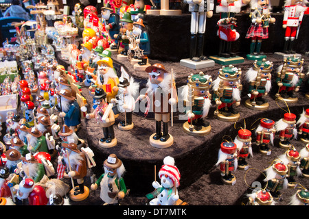 Birmingham Il mercato tedesco dei giocattoli di legno e decorazioni Foto Stock