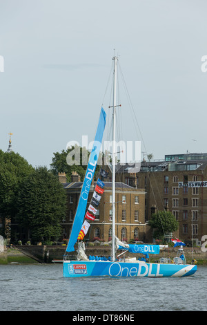 "OneDLL' clipper lasciare Londra domenica 1 settembre 2013 a vela in tutto il mondo Foto Stock