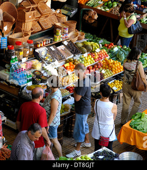 Funchal Madeira al coperto Mercato di frutta e verdura Mercado dos Lavradores Foto Stock