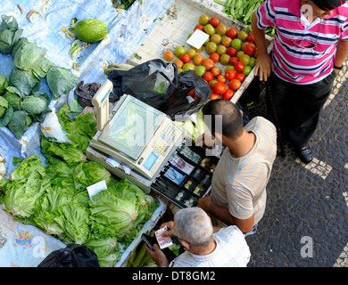Funchal Madeira al coperto Mercato di frutta e verdura Mercado dos Lavradores Foto Stock