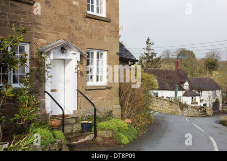 Cottage di campagna e la Royal Oak pub in Shropshire village di Cardington, England, Regno Unito Foto Stock
