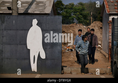 Cina, Pechino, 2004, Beigaozhuang centro migrante. Sito di costruzione Foto Stock