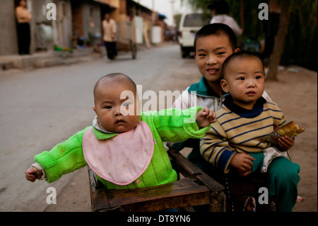 Cina, Pechino, 2004, Beigaozhuang centro migrante Foto Stock