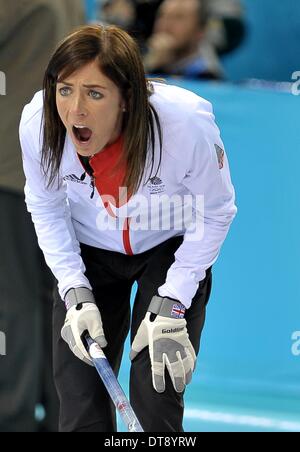 Sochi, Russia. Il 12 febbraio 2014. Eve Muirhead (GBR saltare). Womens curling - Ice Cube Curling Center - Olympic Park - Sochi - Russia - 12/02/2014 Credit: Sport In immagini/Alamy Live News Foto Stock