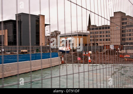 Dundee, Scotland, Regno Unito. 12 Febbraio, 2014. I lavori di costruzione a Dundee stazione ferroviaria è parte del lungomare di progetto di sviluppo vicino al "RRS Discovery Nave" a "Discovery Point" a Dundee in Scozia. Credito: Dundee fotografico / Alamy Live News Foto Stock