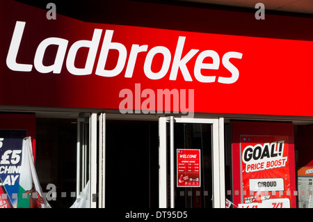 Ladbrokes Betting Shop, Cardiff City Centre, il Galles. Foto Stock