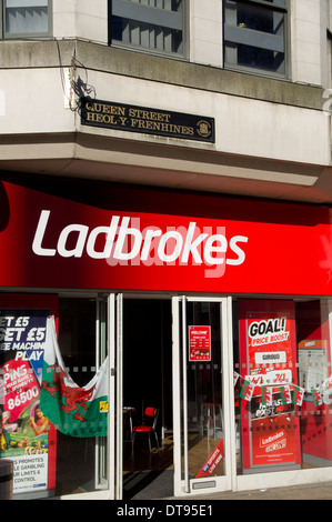 Ladbrokes Betting Shop, Cardiff City Centre, il Galles. Foto Stock