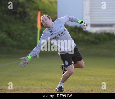 La Manga Club, Spagna. 12 feb 2014. La neonata Manchester City donne squadra di formazione presso il La Manga Club in Spagna, completa con i nuovi ingaggi. Allenatore della squadra Nick Cushing Credito: Tony Henshaw/Alamy Live News Foto Stock