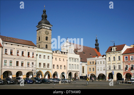 Piazza della Città Vecchia e la Torre Nera in Ceske Budejovice, Repubblica Ceca. Foto Stock