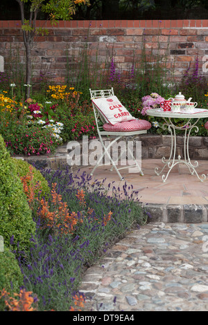 Un giardino mostra a flower show Foto Stock