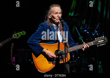 Austin, Texas, Stati Uniti d'America. Xi Febbraio, 2014. Il cantante canadese-cantautore Gordon Lightfoot esegue in concerto a ACL Live at Moody teatro di Febbraio 11, 2014 di Austin in Texas - USA. Credito: Manuel Nauta/NurPhoto/ZUMAPRESS.com/Alamy Live News Foto Stock