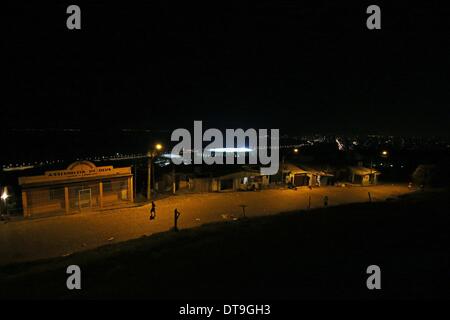 Porto Alegre, Brasile. 12 feb 2014. Prove di illuminazione a Beira Rio stadium di Porto Alegre (Brasile), che ospiterà la Coppa del Mondo 2014. © Joan Valls/NurPhoto/ZUMAPRESS.com/Alamy Live News Foto Stock