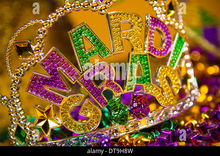 Coloratissimo Mardi Gras decorazione a corona Foto Stock