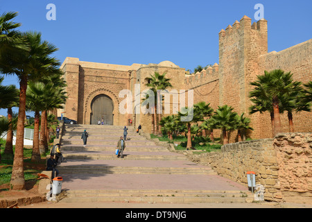 Cancello principale della Kasbah di Udayas (Qasbah des Oudaya), Rabat, Rabat-Salé-Zemmour-Zaer regione, il Regno del Marocco Foto Stock