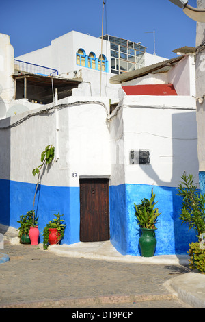 Case colorate a Kasbah del Udayas (Qasbah des Oudaya), Rabat, Rabat-Salé-Zemmour-Zaer regione, il Regno del Marocco Foto Stock