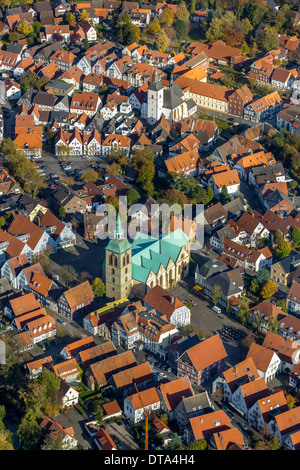 Vista aerea del Weidenbrück con la Chiesa Parrocchiale di Sant'Egidio e il monastero francescano di Wiedenbrueck Foto Stock