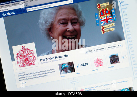 Pagina Facebook della monarchia britannica. Foto Stock