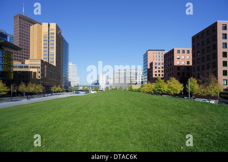 Berlino, Germania, vista sull'Tilla Durieux Park a Potsdamer Platz Foto Stock