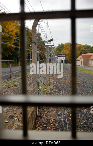 Recinto elettrico attorno al memoriale di Buchenwald posto, Germania Foto Stock