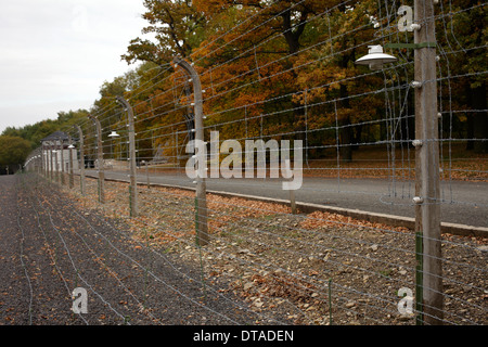 Recinto elettrico attorno al memoriale di Buchenwald posto, Germania Foto Stock