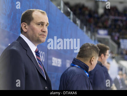 Sochi, Russia. Xiii Febbraio, 2014. 2014 Olimpiadi invernali - Sochi, Russia.Hockey - USA vs Slovacchia Credito: Jeff Cable/ZUMAPRESS.com/Alamy Live News Foto Stock