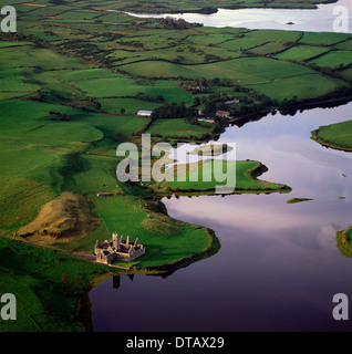 Immagine Vintage Circa 1970: Roserk convento fondato nel 1440, accanto al fiume Moy, vicino a Ballina, County Mayo, Irlanda Foto Stock