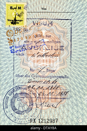 Berlino, Germania, la RDT passaporto con visto di uscita Foto Stock