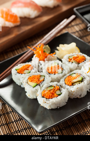 Sana vegetali giapponese maki sushi Roll con riso e pesce Foto Stock