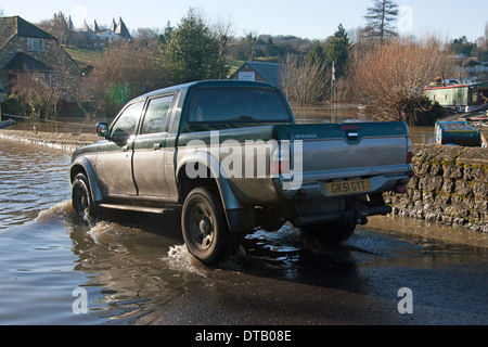 Inondazione East Farleigh Kent England Regno Unito Europa Foto Stock