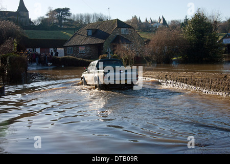 Inondazione East Farleigh Kent England Regno Unito Europa Foto Stock