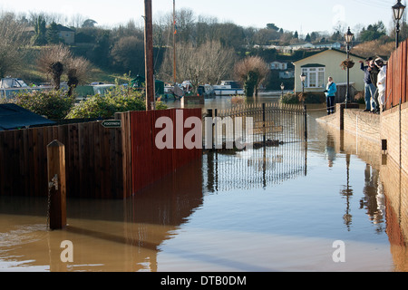 Inondazione East Farleigh Kent England Regno Unito Europa Foto Stock