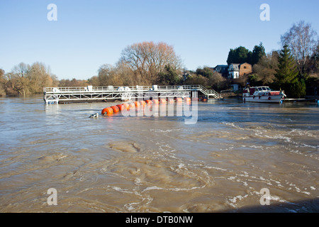 Inondazione East Farleigh Kent England Regno Unito Europa Foto Stock