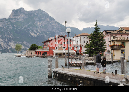 Gli sport acquatici resort di Torbole sul lago di Garda. Foto Stock