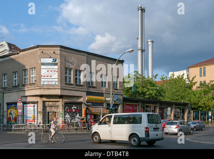 Berlino, Germania, Salvia Club e impianto di riscaldamento centrale, Koepenicker angolo di strada Heinrich-Heine-Strasse Foto Stock